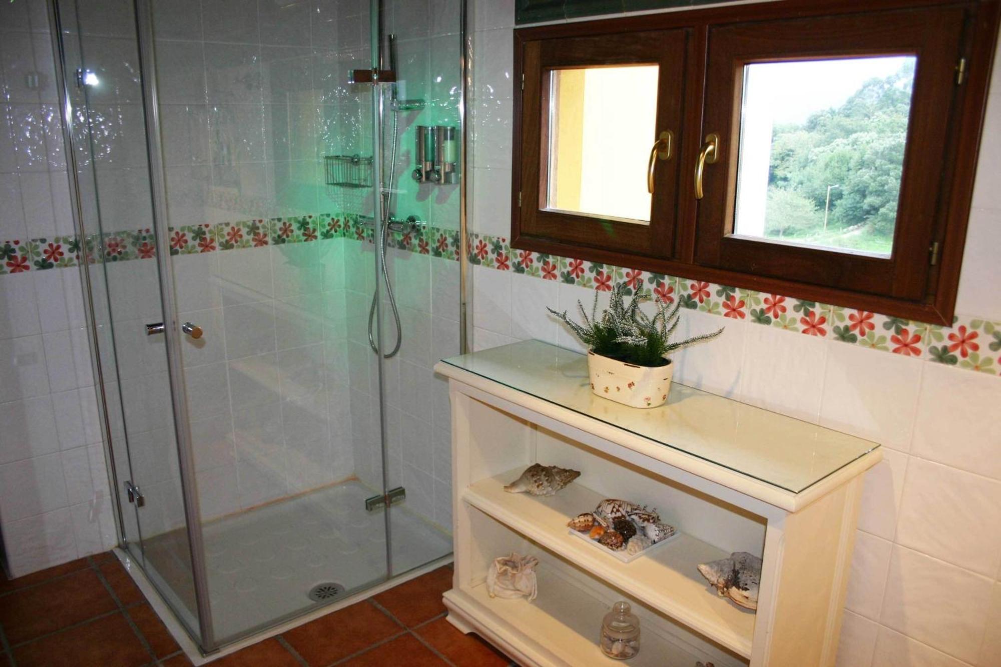 El Corral Del Acebo Guest House Nueva De Llanes Rom bilde